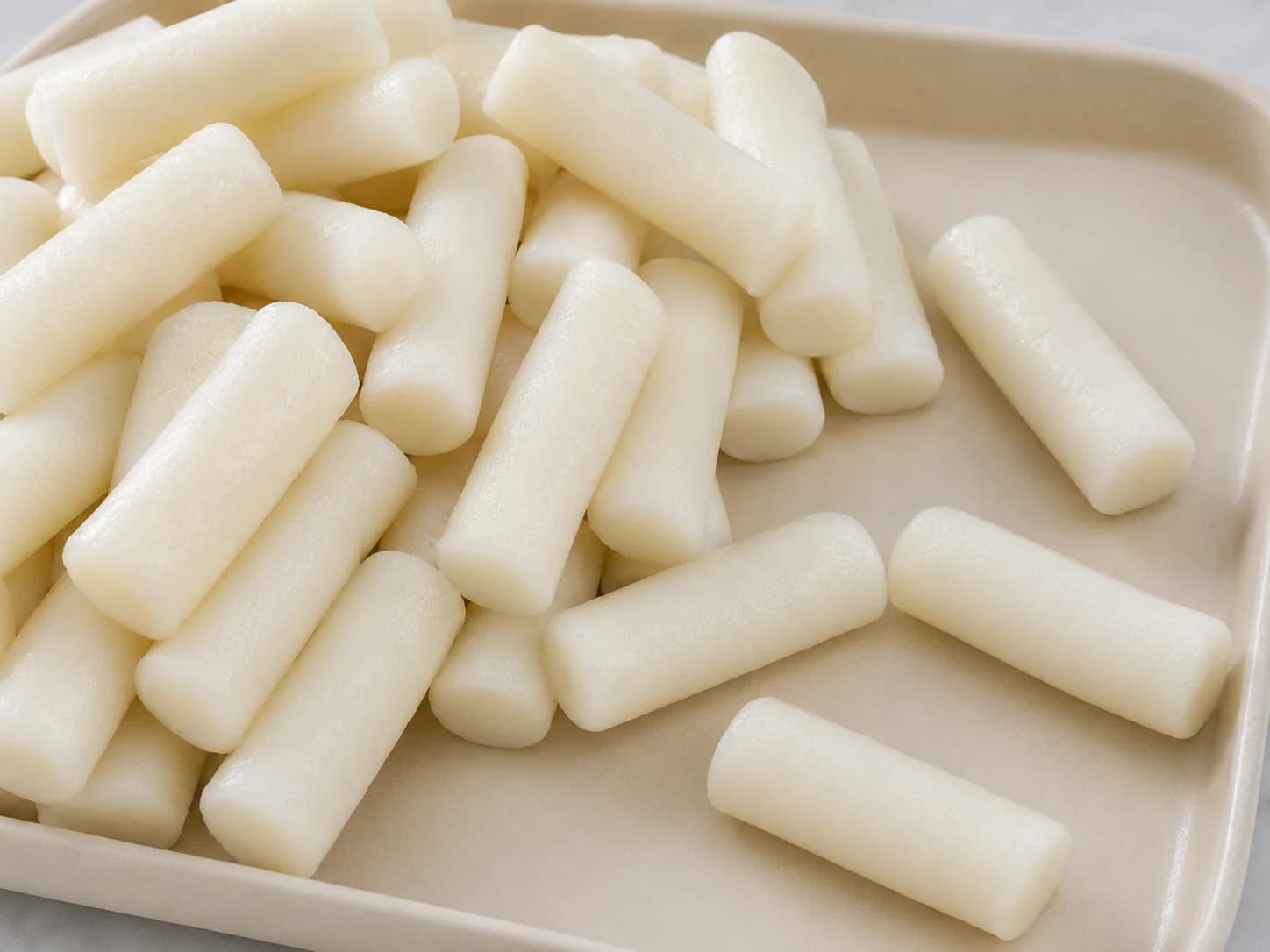White tteokbokki cake sticks for rice and starch formula comparison